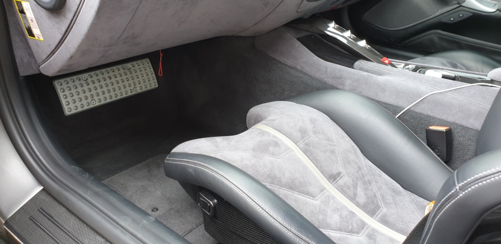 Ferrari F12_seats